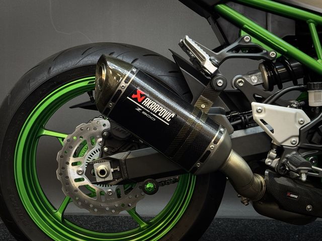 kawasaki - z900