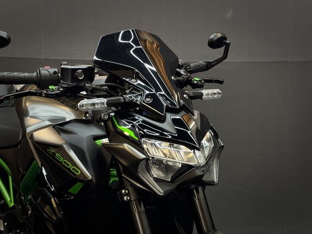 kawasaki - z900