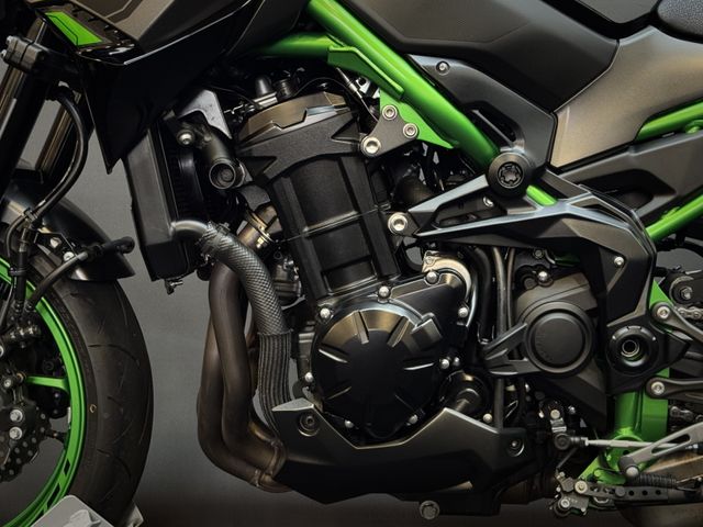 kawasaki - z900