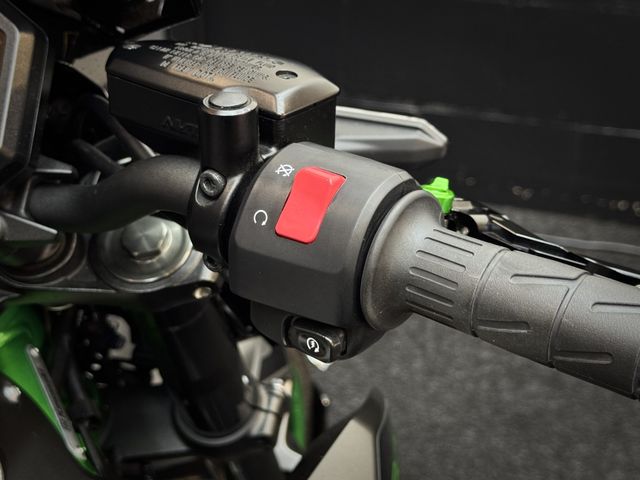 kawasaki - z900