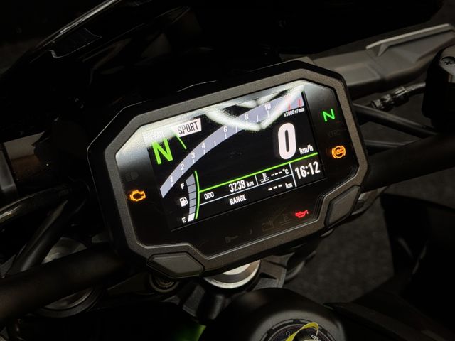 kawasaki - z900