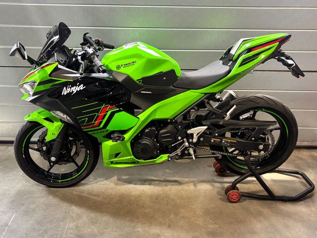kawasaki - ninja-400