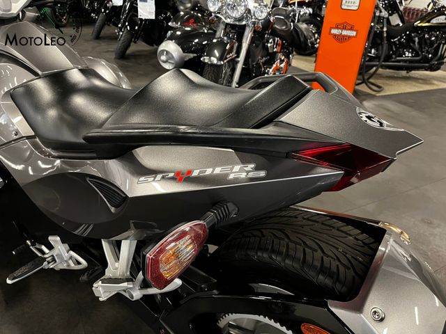 can-am - spyder-rs