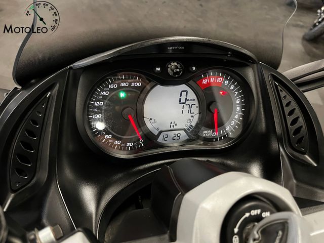can-am - spyder-rs