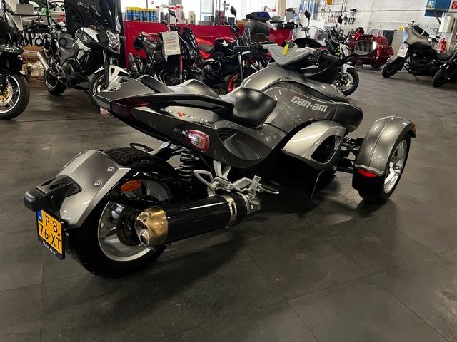 can-am - spyder-rs