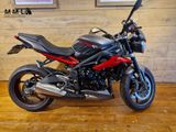 TRIUMPH STREET TRIPLE 675