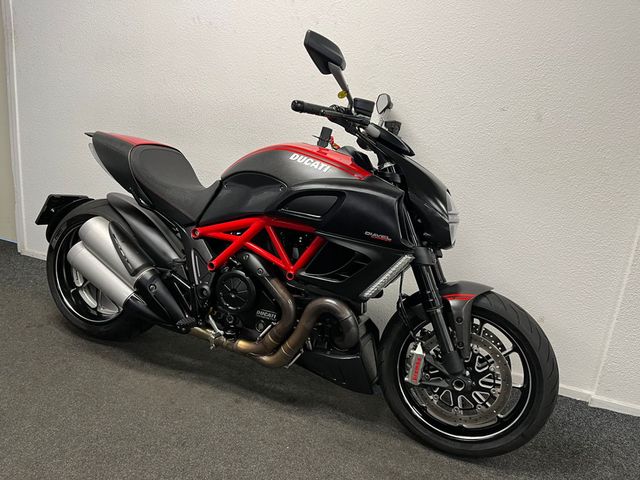 ducati - diavel-carbon