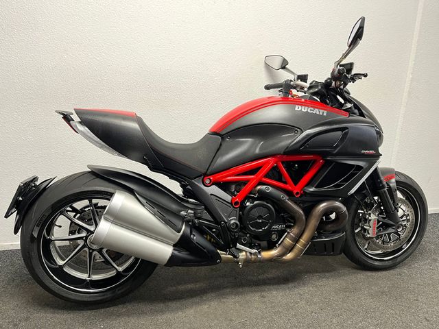 ducati - diavel-carbon
