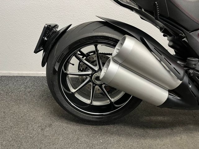 ducati - diavel-carbon