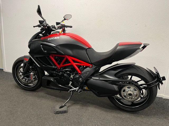 ducati - diavel-carbon