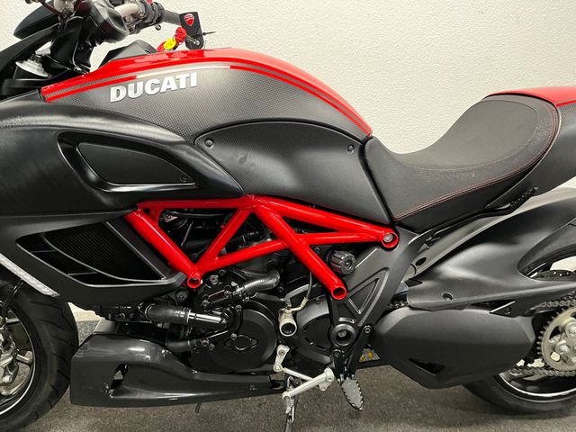 ducati - diavel-carbon