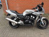 YAMAHA FZS 600 FAZER