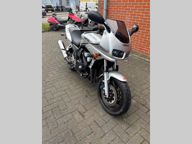 yamaha - fzs-600-fazer