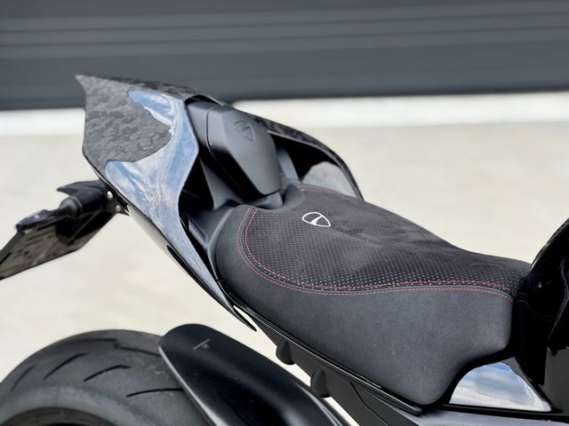 ducati - streetfighter-v4s