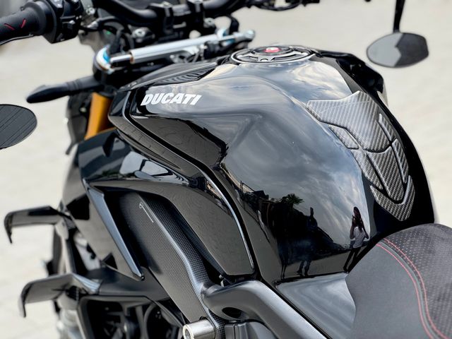 ducati - streetfighter-v4s
