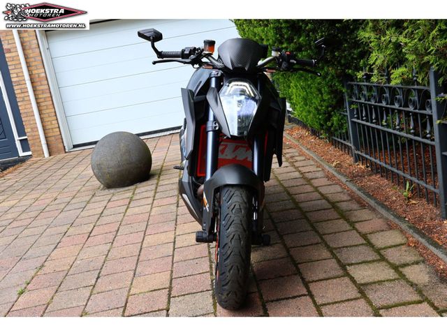 ktm - 1290-super-duke-r