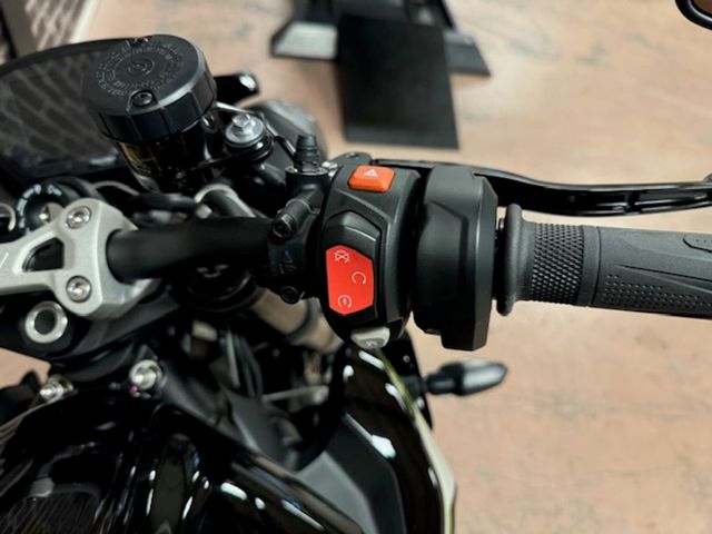 triumph - street-triple-rs