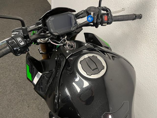 kawasaki - z900
