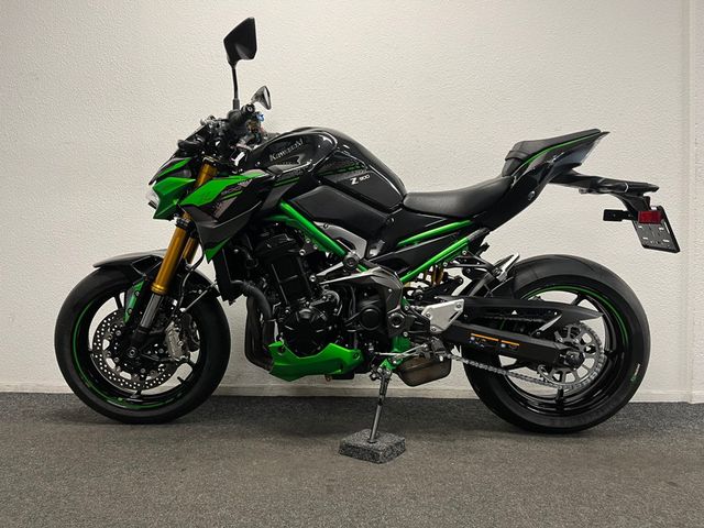 kawasaki - z900