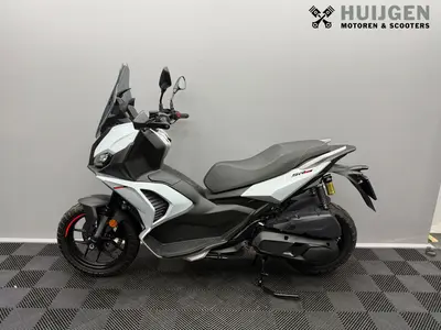 APRILIA SR GT 400 – foto 4