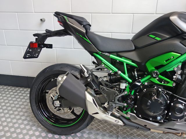 kawasaki - z900
