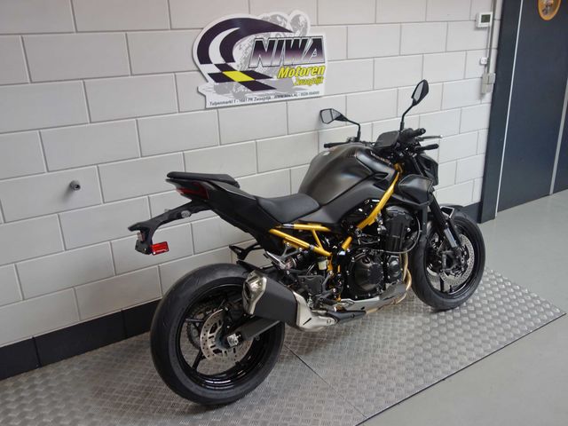 kawasaki - z900