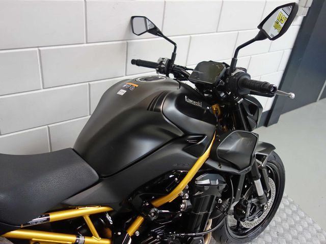 kawasaki - z900