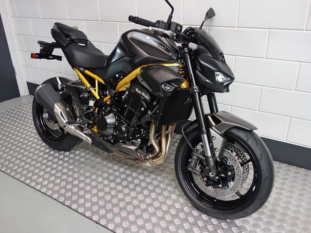 kawasaki - z900