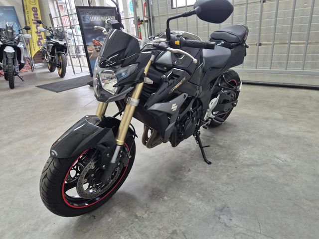 suzuki - gsr-750