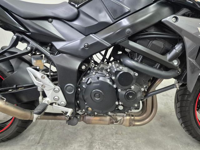 suzuki - gsr-750