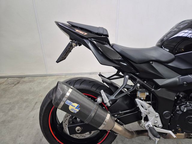 suzuki - gsr-750