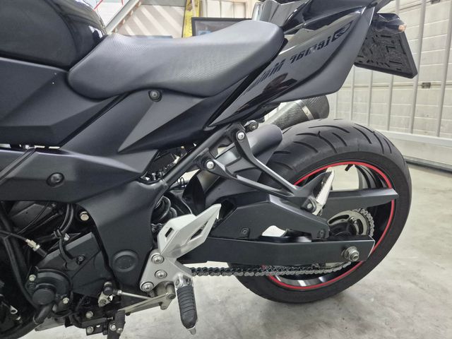 suzuki - gsr-750