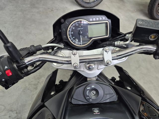 suzuki - gsr-750