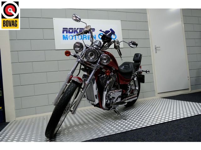suzuki - vs-750-intruder