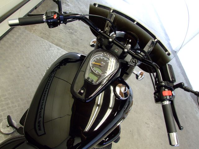 suzuki - intruder-c-800-classic