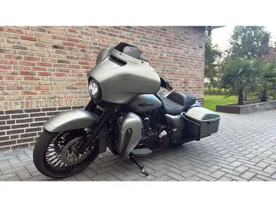 HARLEY-DAVIDSON STREET GLIDE – foto 2