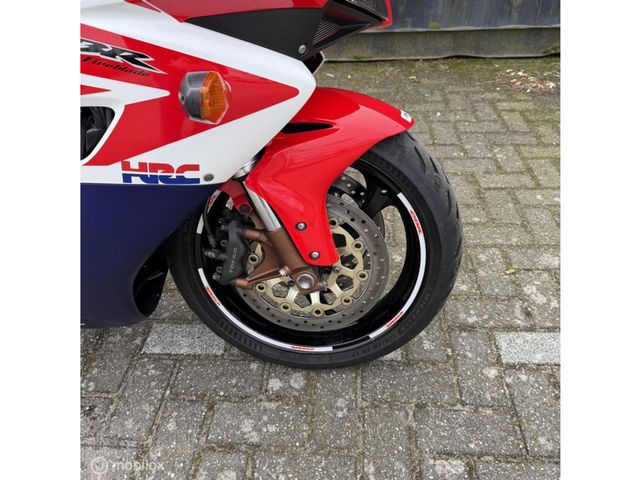 honda - cbr-1000-rr-fireblade