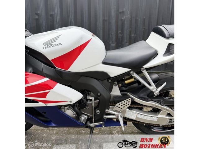 honda - cbr-1000-rr-fireblade