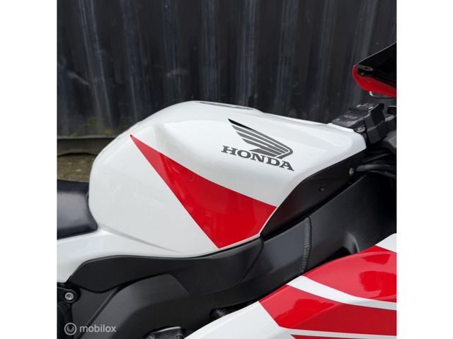 honda - cbr-1000-rr-fireblade