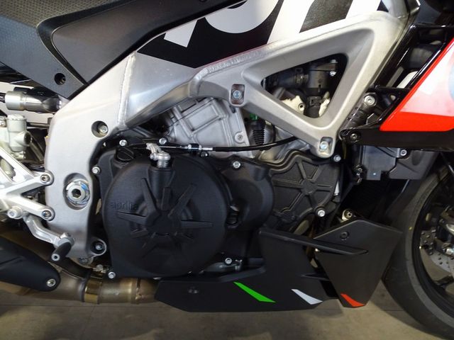 aprilia - tuono-v4
