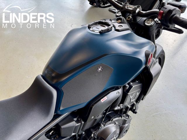 honda - cb-1000-r-black-edition