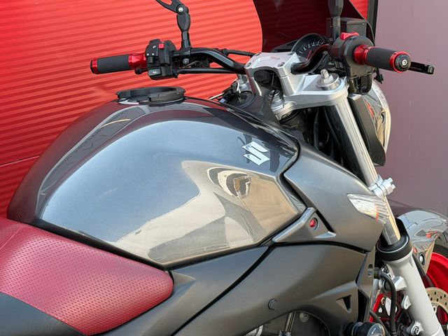 suzuki - gsr-600