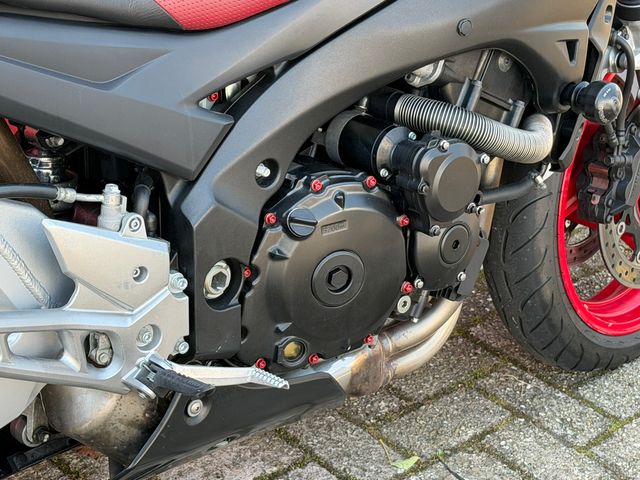 suzuki - gsr-600