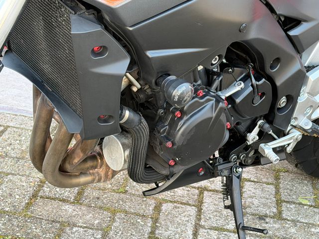suzuki - gsr-600