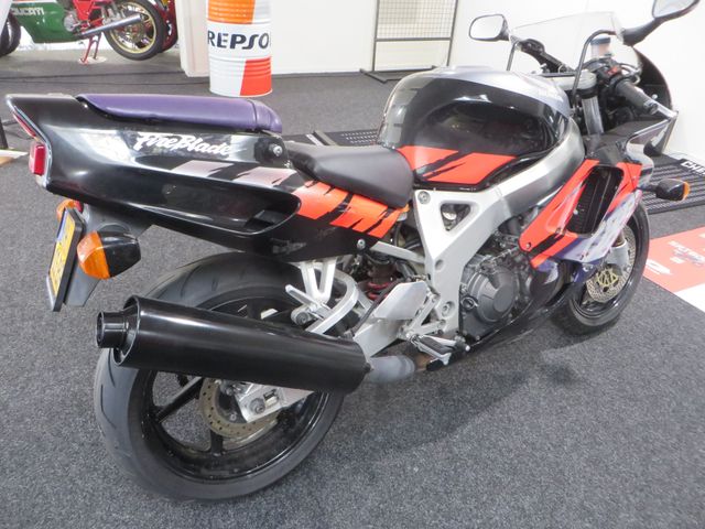 honda - cbr-900-rr-fireblade