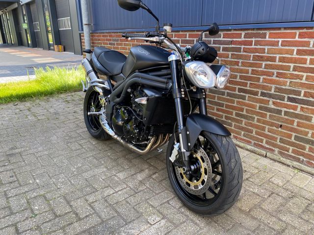 triumph - speed-triple-1050