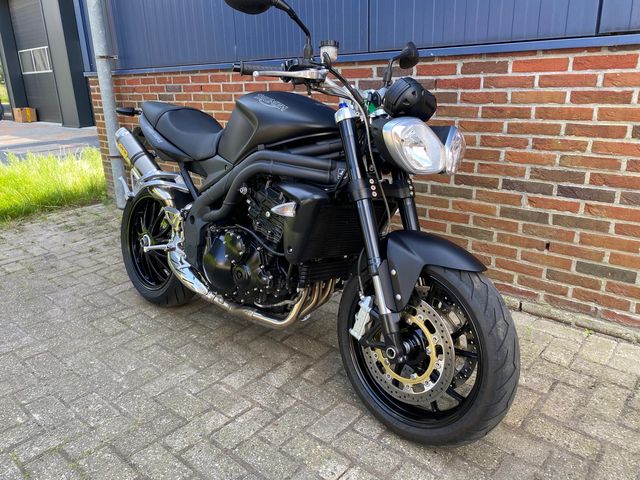 triumph - speed-triple-1050