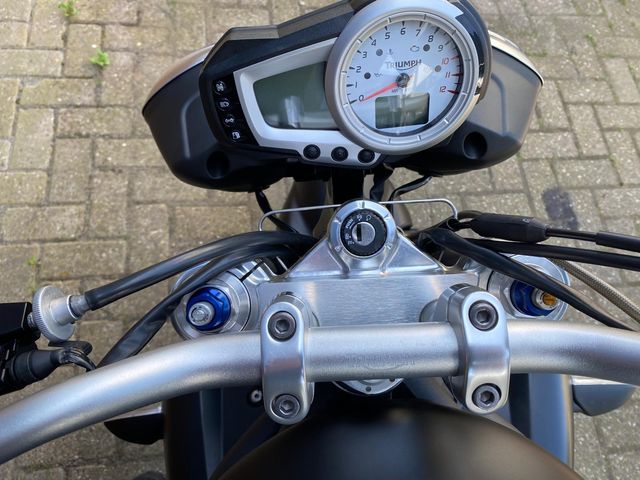 triumph - speed-triple-1050