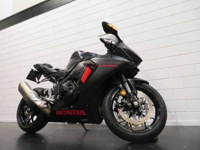 honda - cbr-1000-rr-fireblade