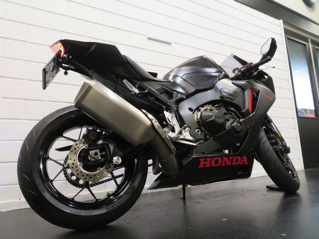 honda - cbr-1000-rr-fireblade